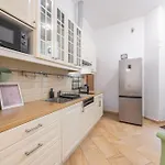 Cozy 4bedrm By True Estate Apartment Budapest