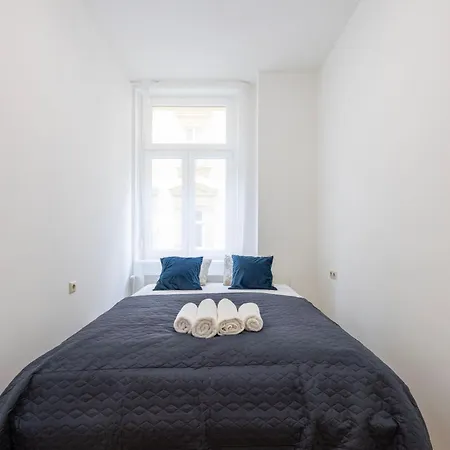 Cozy 4bedrm By True Estate Apartment