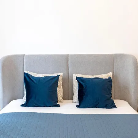 Cozy 4bedrm By True Estate * ブダペスト