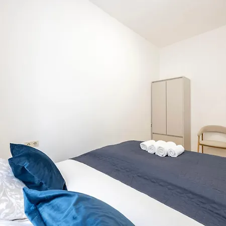 アパート Cozy 4bedrm By True Estate