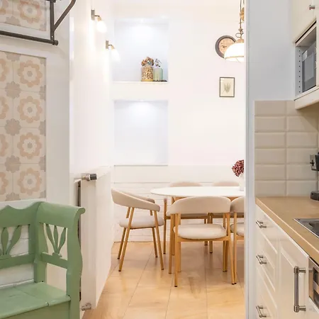 アパート Cozy 4bedrm By True Estate