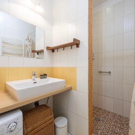 アパート Cozy 4bedrm By True Estate ブダペスト