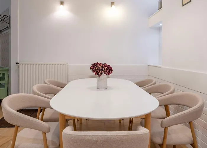 Apartmán Cozy 4bedrm By True Estate