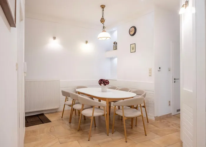Cozy 4bedrm By True Estate Apartmán