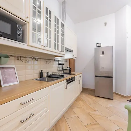 Cozy 4bedrm By True Estate Daire Budapeşte